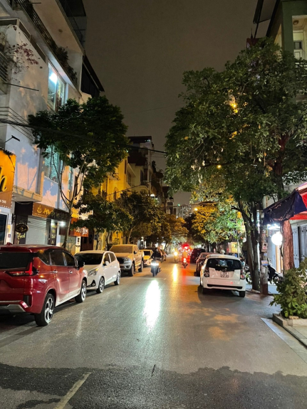 Bán nhà 4 tầng , mặt Phố Trần Phú, trung tâm quận Hà Đông