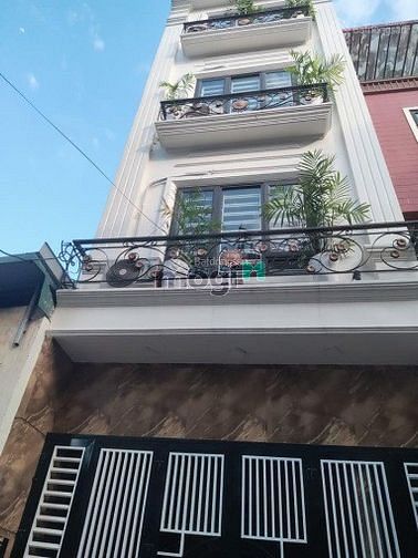 Cho thuê nhà ngõ 10 nguyễn thị định 52m x 5T ô tô đỗ cửa