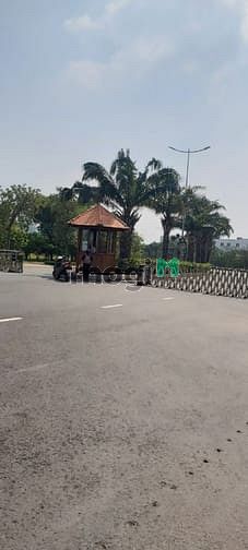 Nha 3 tầng đẹp,hàng sóm, (Dragon Village) phú hữu ,Q9  Thủ Đức.