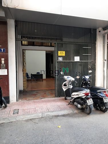 Cho thuê tầng 1 làm văn phòng, cửa hàng . Dt 65 m2