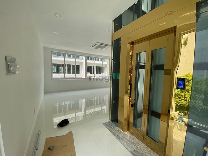 Cho thuê Shophouse Saritown căn góc vị trí đẹp,giá thuê 120 triệu.