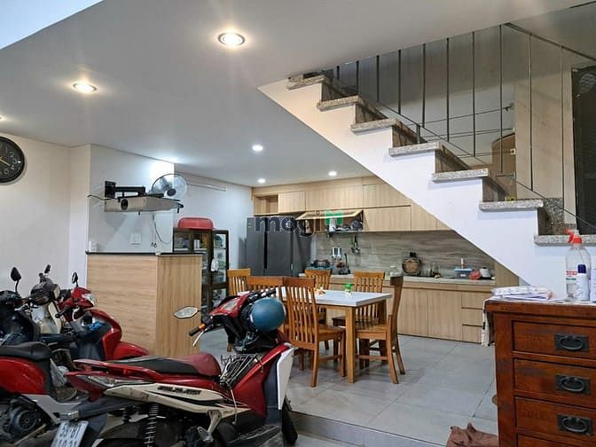 Siêu Hot ! Bán nhà Đường 122, P Bình An, 5 Lầu Diện tích 60m2 giá 11