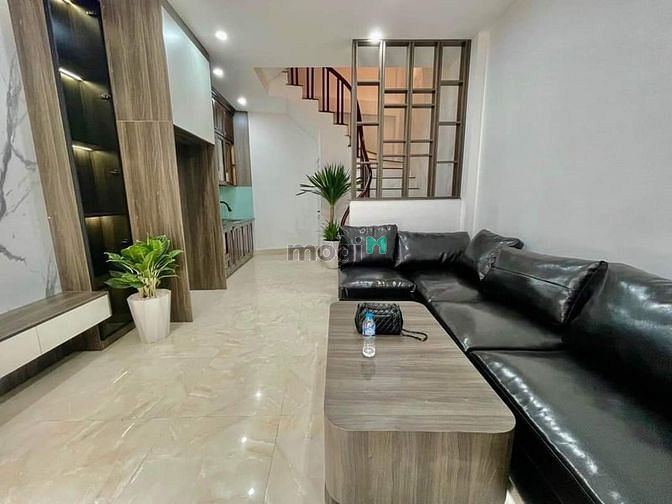 Bán Nhà 5 Tầng Sau Chợ Thạch Bàn, Full Nội Thất, Ô Tô Đỗ Cửa - 3.8 Tỷ