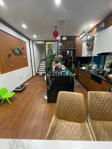 Bán Nhà 5T x 40m Full Nội Thất Lô góc, Ngõ Thông 30m ra phố Cổ Linh