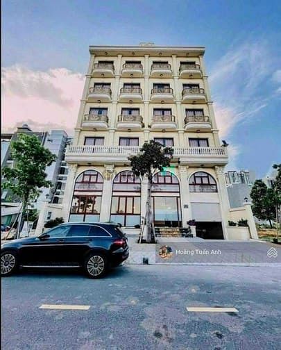 Bán gấp tòa CHDV Nguyễn Xí Phường 13 Q Bình Thạnh , DT 20 x 55m, 6 tần