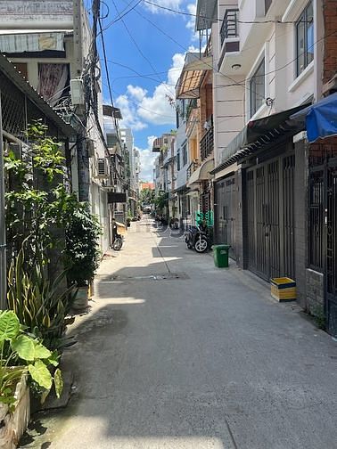 Vài bước ra PHAN VĂN TRỊ, 3 tầng, 80m2 (4x20m), BÌNH THẠNH, chỉ 9.X tỷ