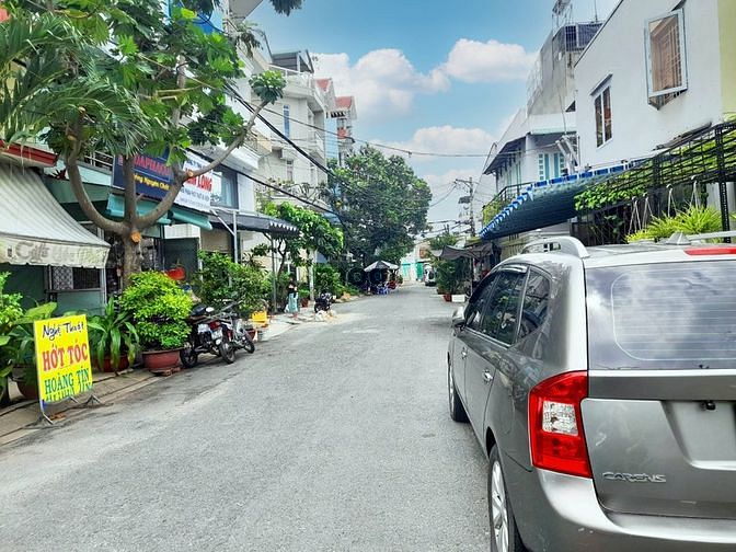 Trần thái tông, 5 tầng, ngang 6,7m, 7 chdv, thuê 28tr/th chỉ 5,15 tỷ