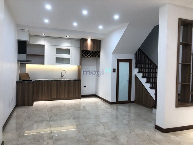 Nhà nguyên căn mới cần cho thuê Bồ Đề 45m2-9.5 triệu ô tô đỗ cửa ??