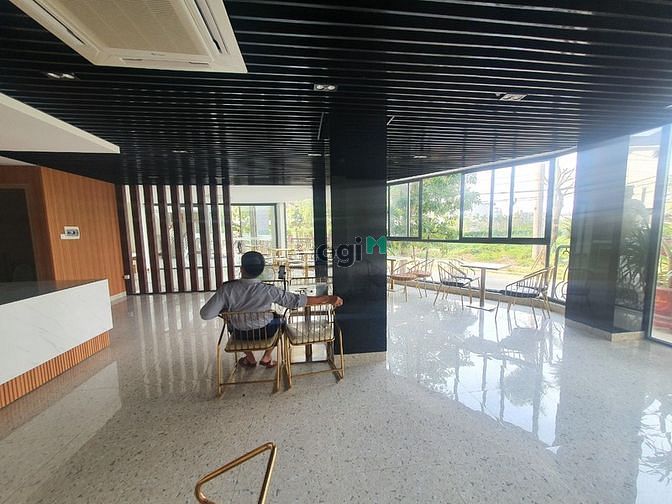 Mặt bằng tầng trệt 100m2, giá 100 nghìn/m2 hợp mở quán cafe, showroom