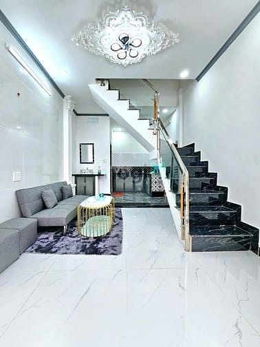 Bán nhà mới hẻm 4m sát bên Phú Mỹ Hưng Q7 giá chỉ 1 tỷ mấy.