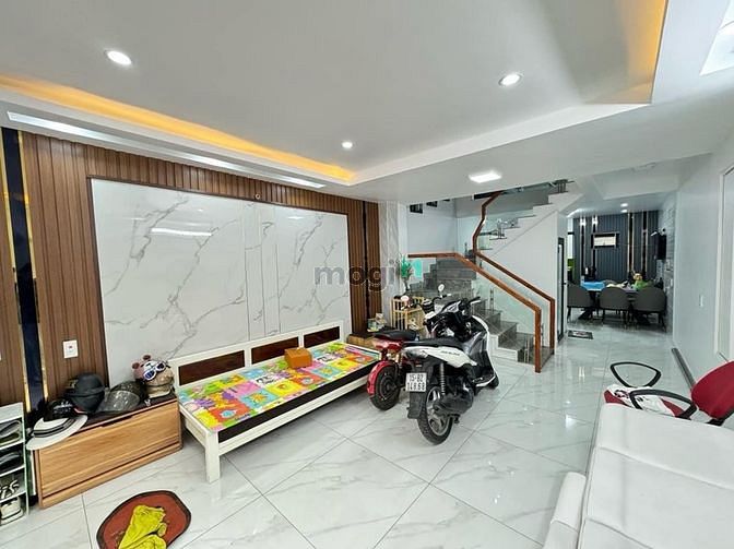 Cho thuê nhà ngõ 193 Văn Cao 4 tầng, 50m2,  Xây 4 phòng ngủ, full nội