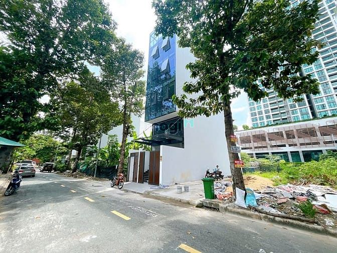 Bán Tòa nhà mt p Thạnh Mỹ Lợi. khu Huy Hoàng. Hầm Trệt Lửng 3 Lâu ST