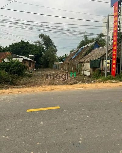 Hàng hiếm Bán đất mặt tiền Ngô Quyền đoạn gần cổng chào Trường Tây, gầ