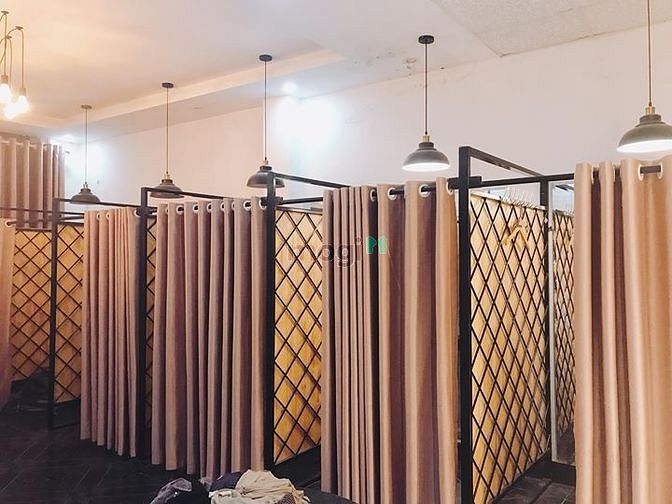 Cho thuê nhà mặt phố Láng Hạ. DT 100 m2 x 5 tầng, MT 5,5 m, vị trí đẹp