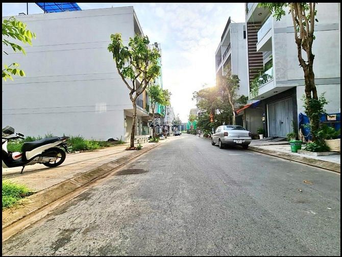 Cần bán đất nền biệt thự Công ích q4, q7 240m2, giá 70 triệu/m²