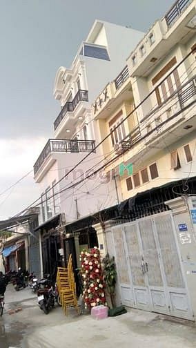 Bán gấp nhà phố tại Phạm Văn Chí, Quận 6, 67.5m2, 3,2 tỷ, sổ hồng sẵn