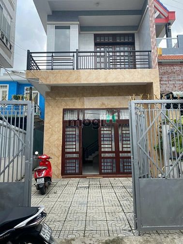bán nhà mặt tiền đường 85 Lê Văn Việt , Hiệp Phú, Q9. 140m2 giá 11.5