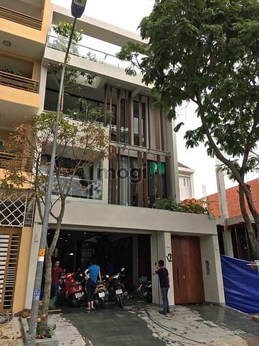 Nhà MP Chu Huy Mân-Long Biên 121m2, MT 8.8m, kinh doanh, chỉ 38 tỷ.
