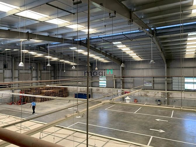 Cho thuê kho chứa hàng 3000m2 tại ngã tư Thủ Đức, đường Xa Lộ Hà Nội.