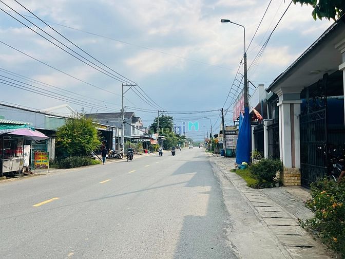 Nhà bán 900m2 mặt tiền 768 xã Tân Bình giá 13 tỷ có 300m2 thổ cư NGỘP
