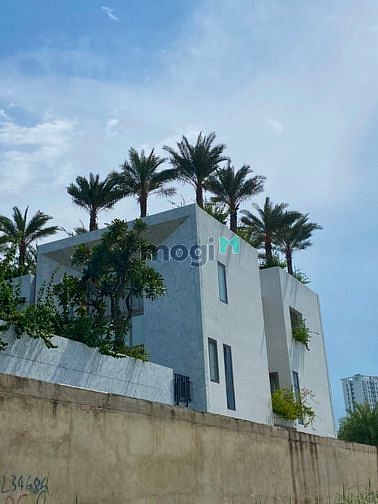 Bán Gấp MT Nguyễn Văn Hưởng, Thảo Điền, Quận 2, DT 18mx24m. Giá 68 tỷ