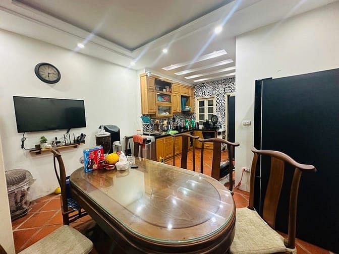 9,7 tỷ 50m 5 tầng ngõ phố Hào Nam ở luôn hoặc cho thuê dòng tiền