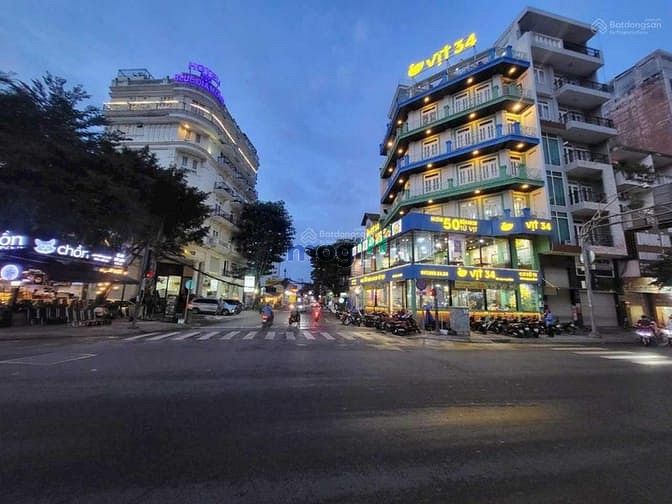 Bán nhà 3MT Hoàng Sa Quận 1, dt:20x22m, thu nhập 400 tr/th giá 100 tỷ