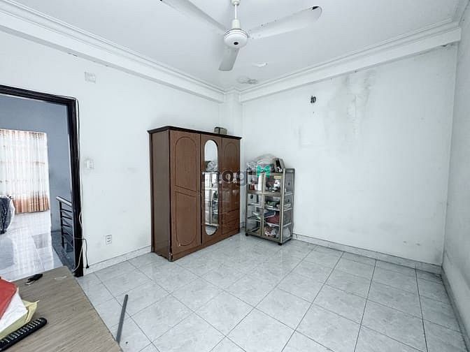 Nhà CÁCH MẠNG THÁNG 8 - Q10 - nở hậu 6,3m x 17m - 4 tầng kiên cố - 4 p