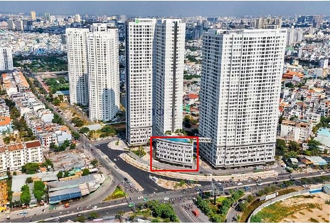 Mình có 3 căn shophouse cho thuê mặt tiền đường Nguyễn Hữu Thọ Q7