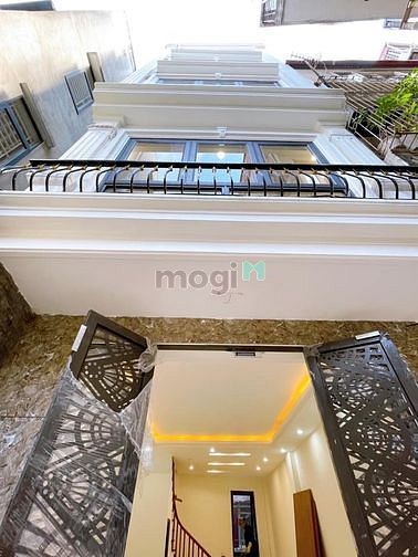 Siêu rẻ nhà Phố Mạc Thái Tổ -Cầu Giấy- phân lô vỉa hè ôtô tránh- 9 tỷ