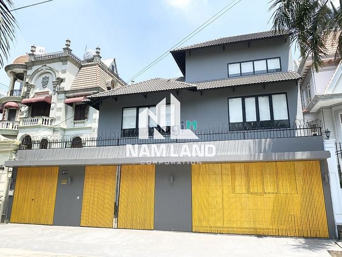 ? Chỉ 80 Triệu Có Villa Đường NGUYỄN VĂN HƯỞNG Gara 2 Lầu 4 Phòng