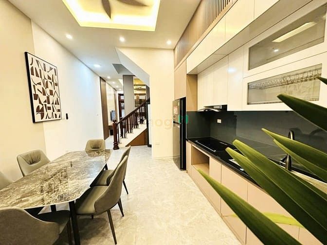 Bán Nhà Trường Chinh - Nguyễn Lân , DT 56m2 , Giá Nhỉnh 9 Tỷ , ô tô đỗ