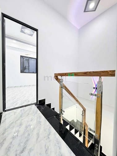 Bán 64m2, 875tr nhà đường Cao Thắng ,Q10, gần trường, sổ riêng