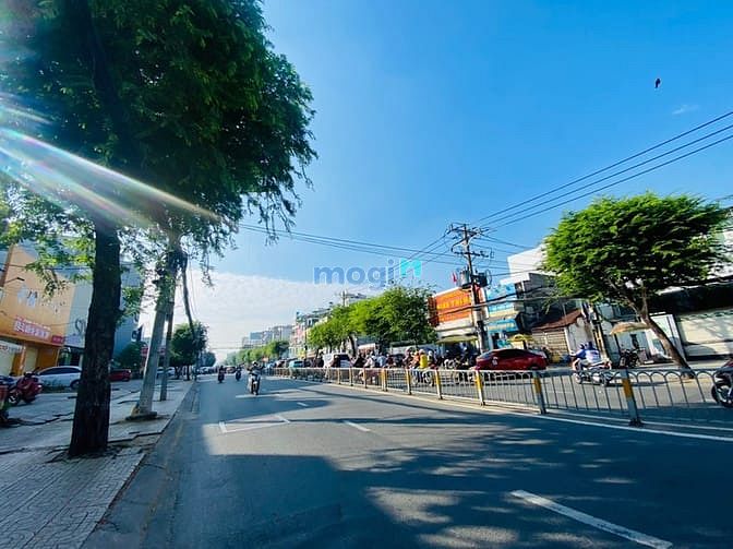 Mặt tiền Trường Chinh p14 Tân Bình dt 8,6x35 cn 708m2 giá 99 tỷ