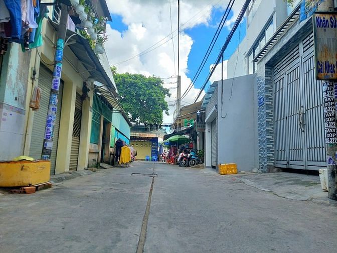 Bán nhà ngay Aeon Tân Phú 5m x 14.5m 3 tầng mới cứng chỉ 6.2 tỷ TL.