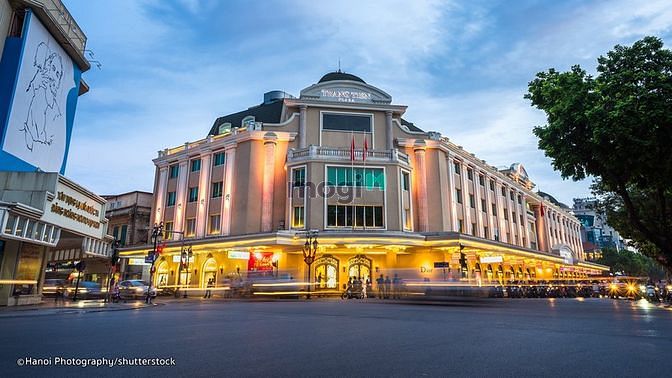 Cho thuê Building mặt phố Cầu Giấy, 15Tầng,mặt tiền 40m giá 900tr.