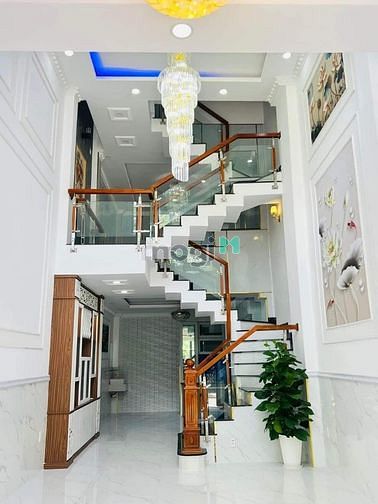 Nội Thất đẹp - Nhà mới - Gara OTO, 4 pn ,5 Tầng - Tặng Nội Thất.