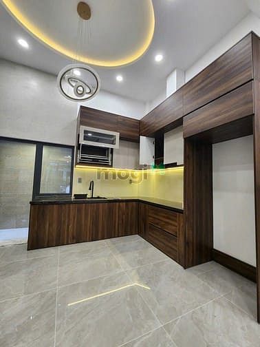 Nhà 3 tầng – sau ĐH Tài Chính Marketing, đường Võ Văn Hát,Long Trường