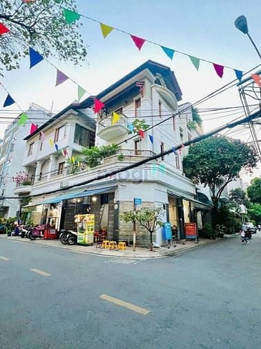 Bán biệt thự 3 mt Cù Chính Lan. P.13, Tân Bình. Dt: 9,4x18,4m.Giá:34tỷ