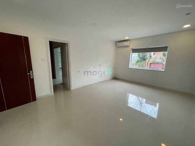 Nhà cho thuê 4x20m 3 lầu sân thượng đường nội bộ Bạch Đằng Tân Bình