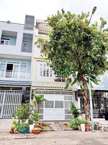 Chính chủ bán nhà 2 lầu ST mặt tiền Đường số Phạm Hữu Lầu, Quận 7