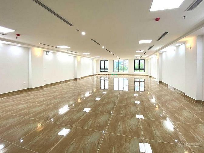 Cho thuê nhà mặt phố QUAN HOA, DT 191m2x8 tầng+tum+hầm, MT 9.7m, 300tr
