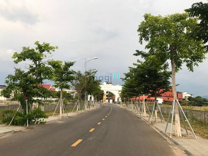Cho thuê 1000m2 đât sau lưng trường Chú Ếch Con, Hòa Xuân - 35tr