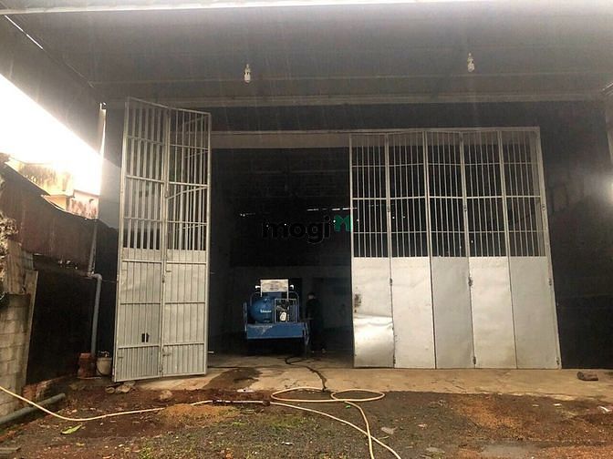 Bán nhà kho FUll thổ cư có nở hậu Ngay Ql 20