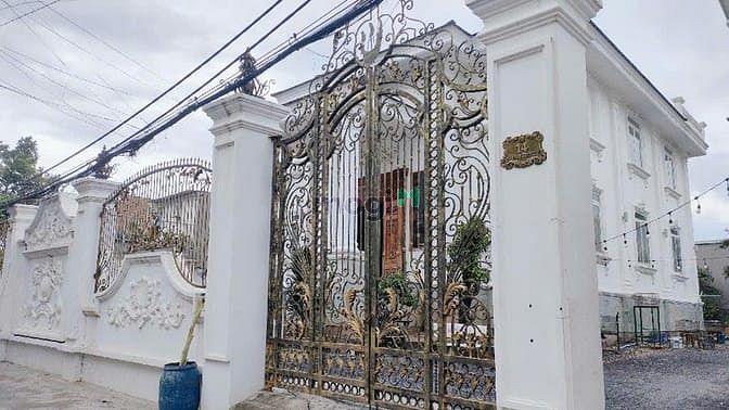 Biệt thự 600m2 giá rẻ bất ngờ, vị trí trung tâm q12 - mặt tiền thạnh
