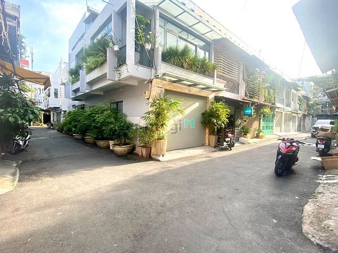 Bán nhà xe Lexus đỗ trong nhà Cách Mạng Tháng 8, Quận 10 – Giá 8,5 tỷ