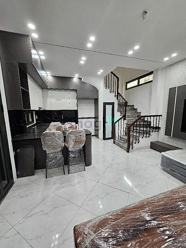 + Ngọc Thụy -Long Biên -DT33M2- 5T-MT5.85 giá chào 5.35 tỷ (đàm phán)