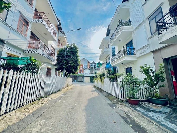 Nhà bán P.Tân Biên 3,5tỷ ngay chợ Tân Biên đường thông bàn cờ 4PN 60m2