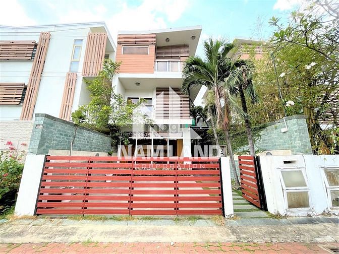 Villa- Biệt thự Gần Đường Tống Hữu Định,  Có Hồ Bơi, Hầm 3 LẦU 4 PHÒNG
