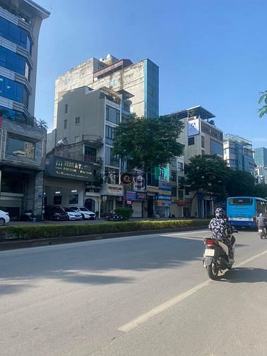 sát mặt phố Nguyễn_Văn_Cừ, dt 65m, giá chỉ 120tr/m, tiện ích ngập tràn